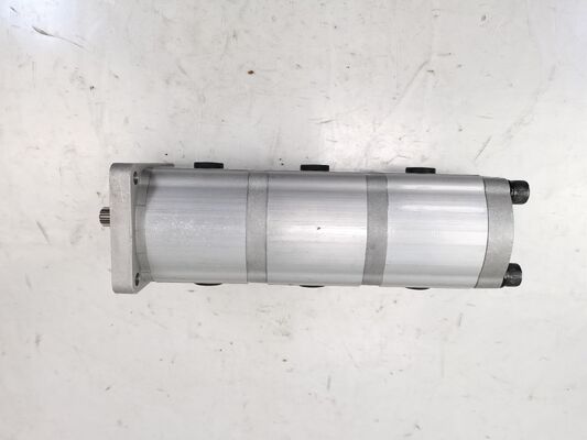3 estágios bomba de engrenagem hidráulica 16+16+16-10T-R materiais de liga de ferro e alumínio de alta qualidade gama para máquinas de construção fábrica de fornecimento de peças de reposição hidráulica