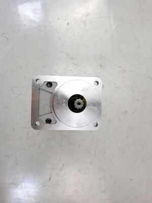 3 estágios bomba de engrenagem hidráulica 16+16+16-10T-R materiais de liga de ferro e alumínio de alta qualidade gama para máquinas de construção fábrica de fornecimento de peças de reposição hidráulica