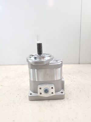 Personalize a bomba hidráulica 705-11-33210 Primeira etapa Komatsu Ferro fundido liga de alumínio engrenagem bomba para máquinas de construção OEM ODM um ano de garantia